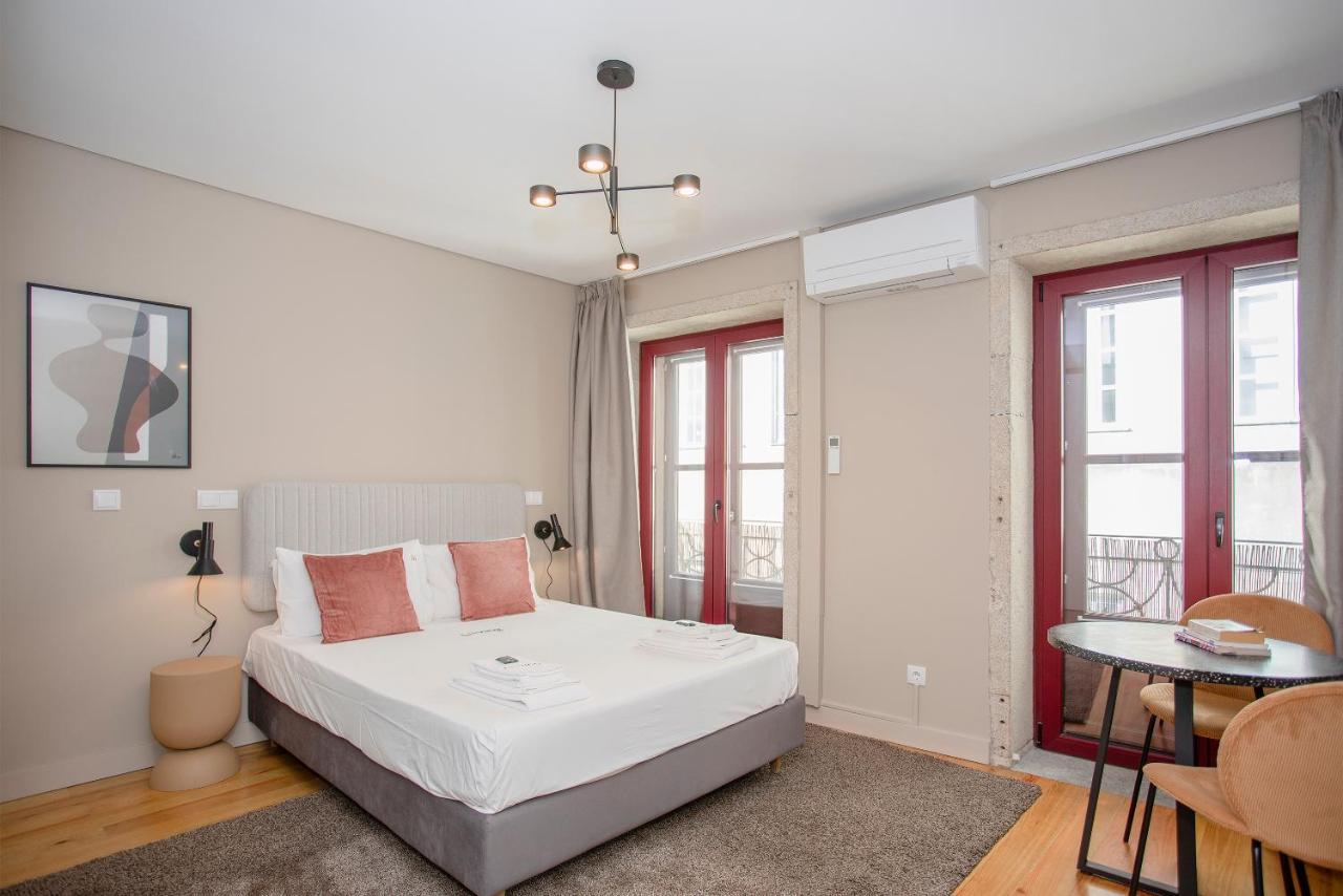 Liiiving in Porto - Historic Clérigos Apartments Esterno foto